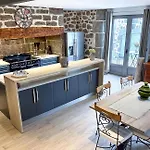 Дом отдыха De 150m2, 4 Ch, 4 Sdb, Wifi, Patio, Vallee De La Jordanne *