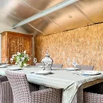 Дом отдыха De 150m2, 4 Ch, 4 Sdb, Wifi, Patio, Vallee De La Jordanne