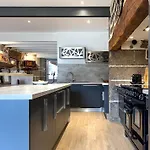 De 150m2, 4 Ch, 4 Sdb, Wifi, Patio, Vallee De La Jordanne Velzic