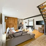 Дом отдыха De 150m2, 4 Ch, 4 Sdb, Wifi, Patio, Vallee De La Jordanne