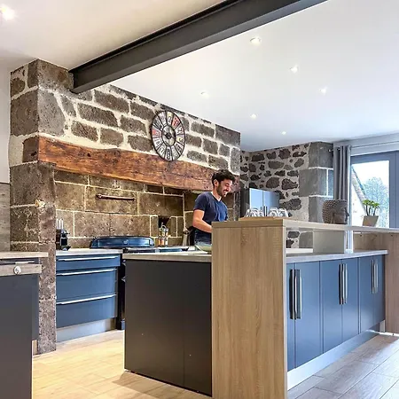 Prázdninový dům De 150m2, 4 Ch, 4 Sdb, Wifi, Patio, Vallee De La Jordanne