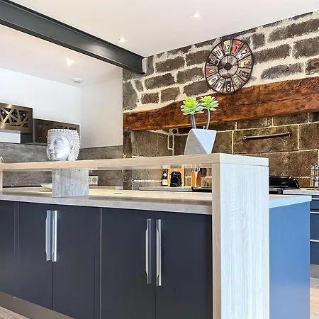 De 150m2, 4 Ch, 4 Sdb, Wifi, Patio, Vallee De La Jordanne Feriehus *