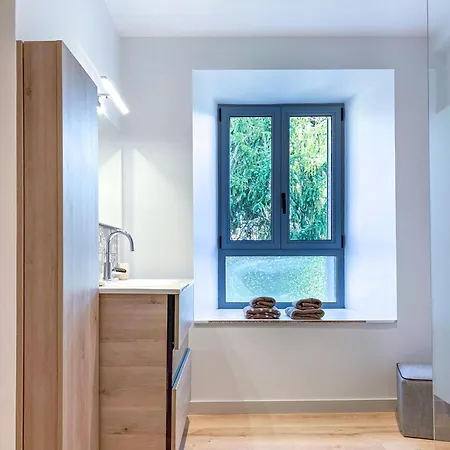 De 150m2, 4 Ch, 4 Sdb, Wifi, Patio, Vallee De La Jordanne * Velzic