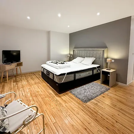 De 150m2, 4 Ch, 4 Sdb, Wifi, Patio, Vallee De La Jordanne Feriehus *