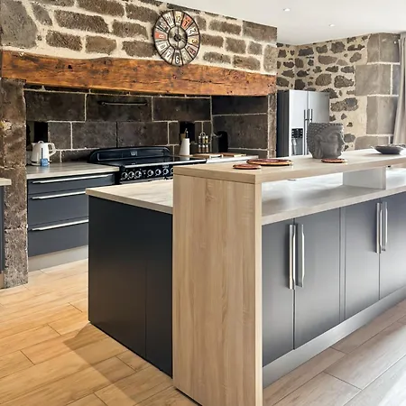De 150m2, 4 Ch, 4 Sdb, Wifi, Patio, Vallee De La Jordanne