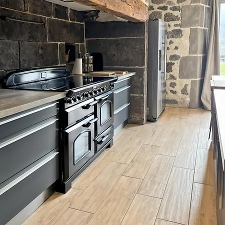 De 150m2, 4 Ch, 4 Sdb, Wifi, Patio, Vallee De La Jordanne * Velzic