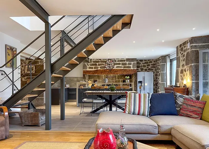 De 150m2, 4 Ch, 4 Sdb, Wifi, Patio, Vallee De La Jordanne Holiday home