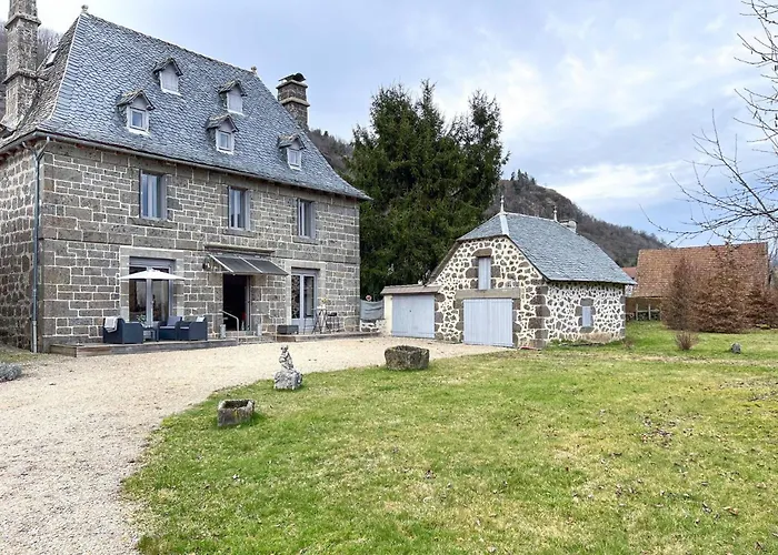 De 150m2, 4 Ch, 4 Sdb, Wifi, Patio, Vallee De La Jordanne * Velzic