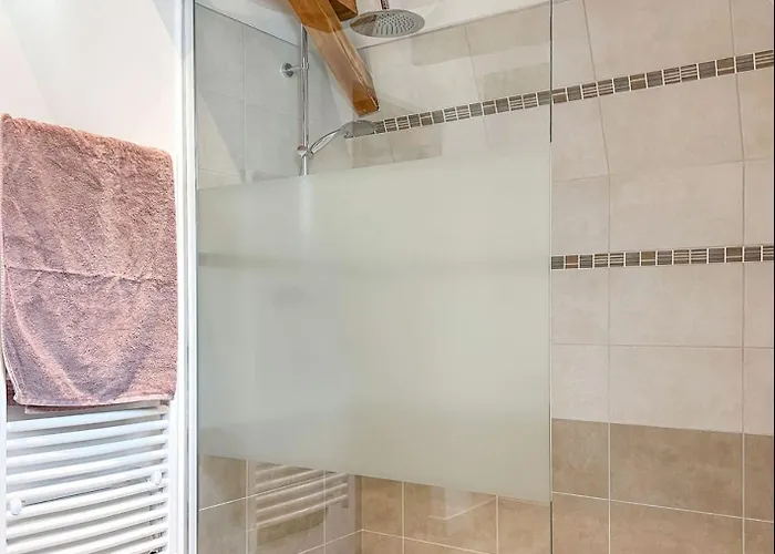 De 150m2, 4 Ch, 4 Sdb, Wifi, Patio, Vallee De La Jordanne