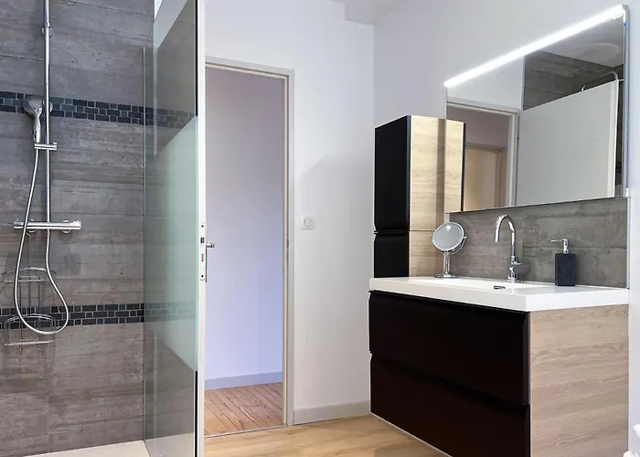 De 150m2, 4 Ch, 4 Sdb, Wifi, Patio, Vallee De La Jordanne