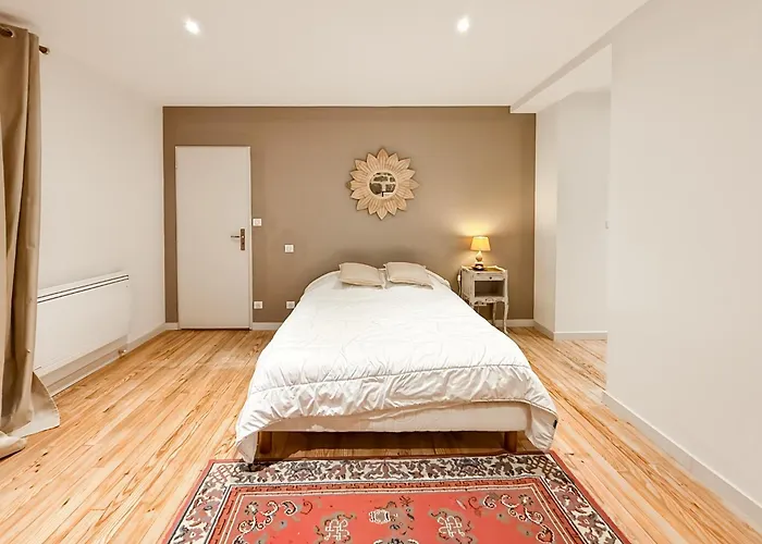 De 150m2, 4 Ch, 4 Sdb, Wifi, Patio, Vallee De La Jordanne *