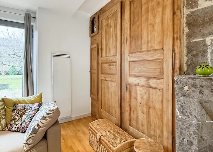 De 150m2, 4 Ch, 4 Sdb, Wifi, Patio, Vallee De La Jordanne Holiday home