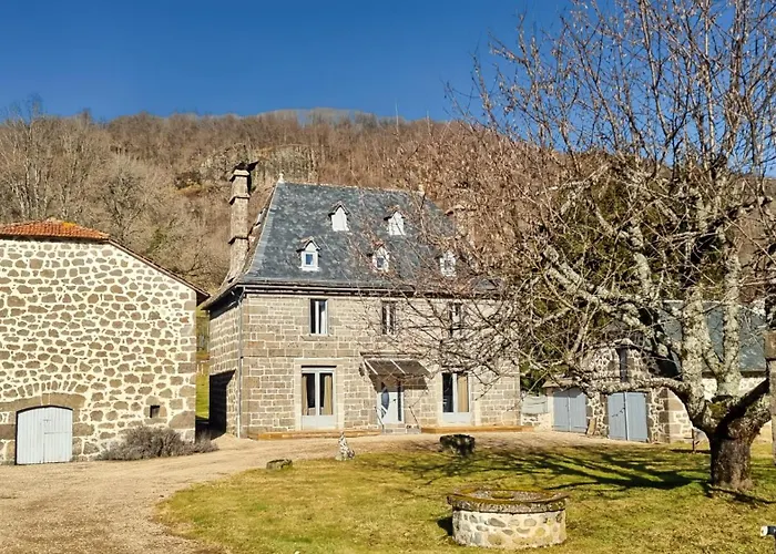 De 150m2, 4 Ch, 4 Sdb, Wifi, Patio, Vallee De La Jordanne Holiday home