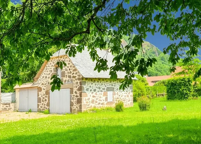 De 150m2, 4 Ch, 4 Sdb, Wifi, Patio, Vallee De La Jordanne Holiday home *