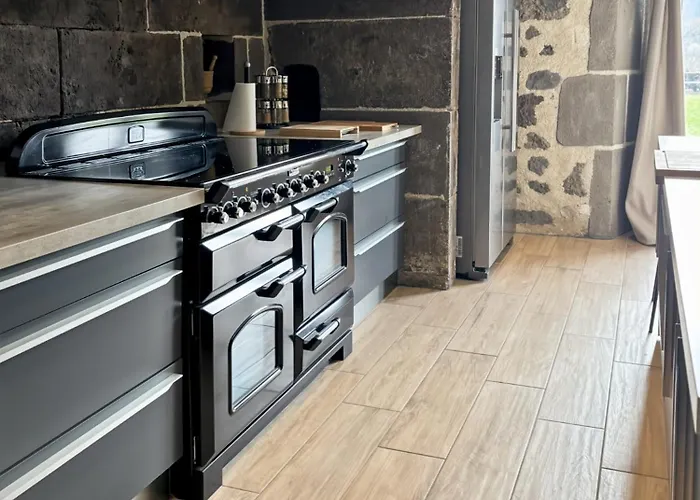 De 150m2, 4 Ch, 4 Sdb, Wifi, Patio, Vallee De La Jordanne * Velzic